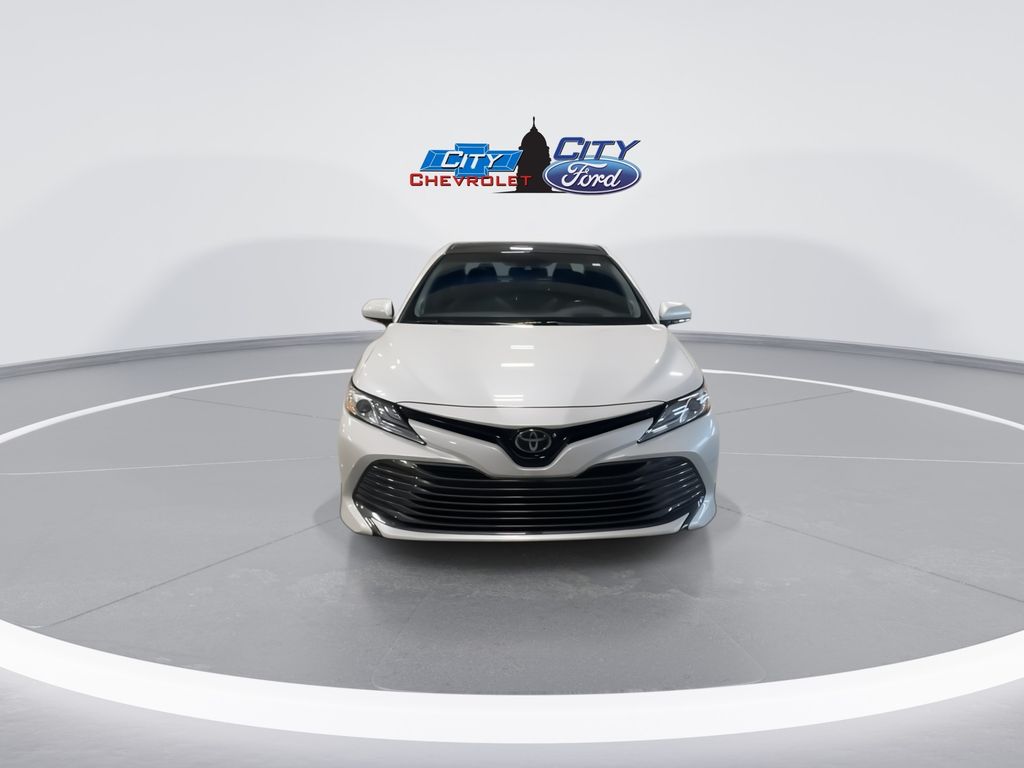 2018 Toyota Camry XLE V6 photo 3