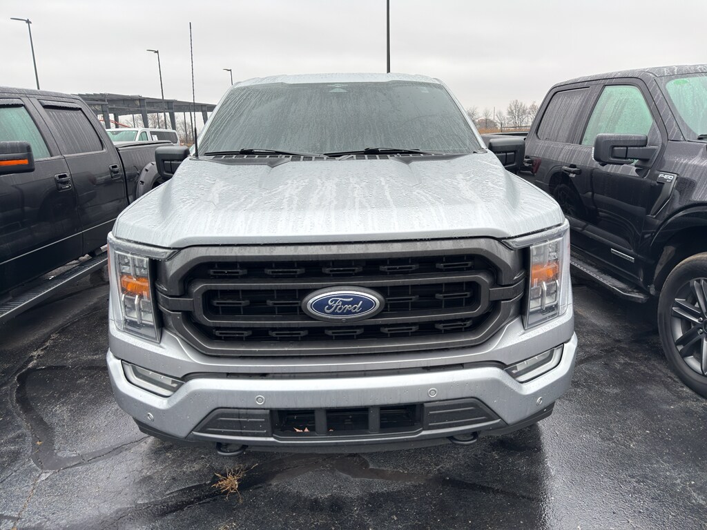 2023 Ford F-150 XLT photo 2