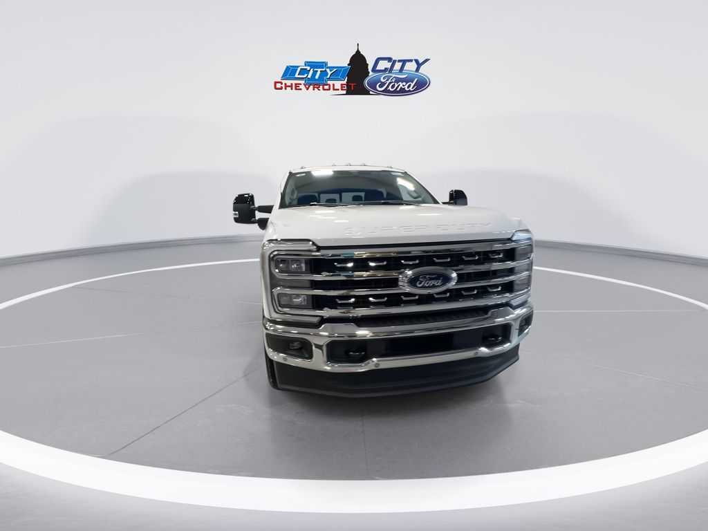 2025 Ford F-250 Lariat photo 3
