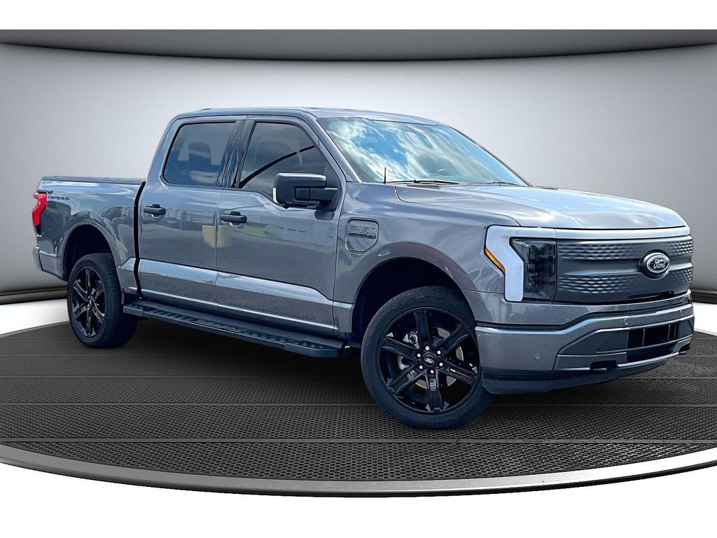 Used 2022 Ford F-150 Lightning XLT with VIN 1FTVW1EL8NWG02159 for sale in Columbia City, IN