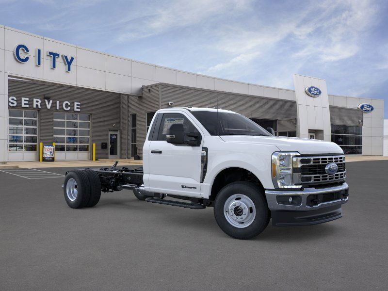 2026 Ford F-350 Super Duty Chassis Cab XL