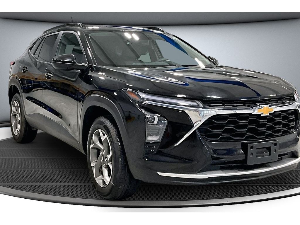 Used 2025 Chevrolet Trax LT Sport Utility