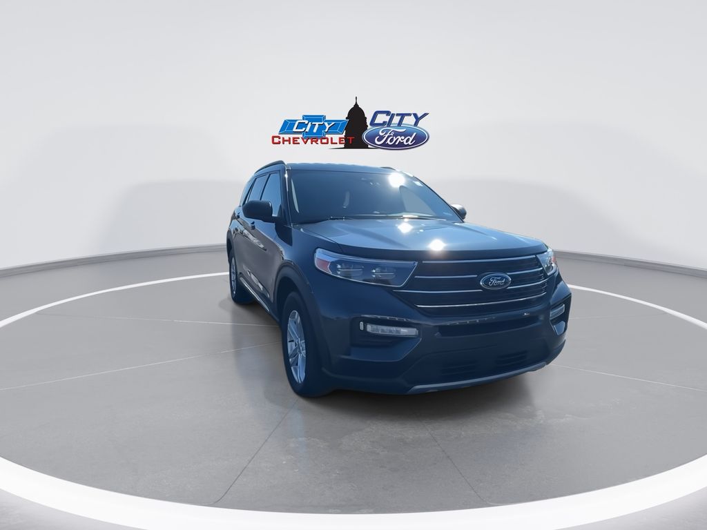 2023 Ford Explorer XLT photo 3