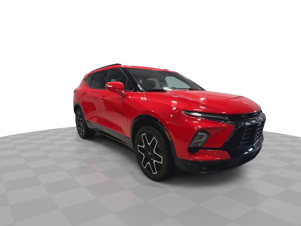 2023 Chevrolet Blazer RS photo 2