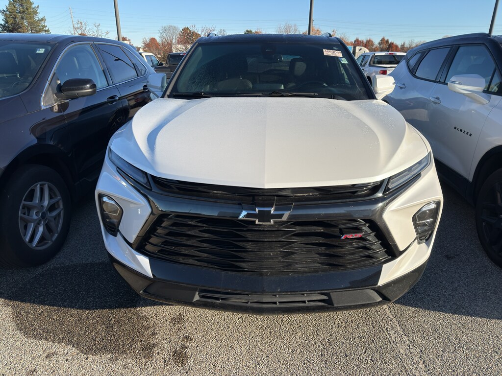 2023 Chevrolet Blazer RS photo 2