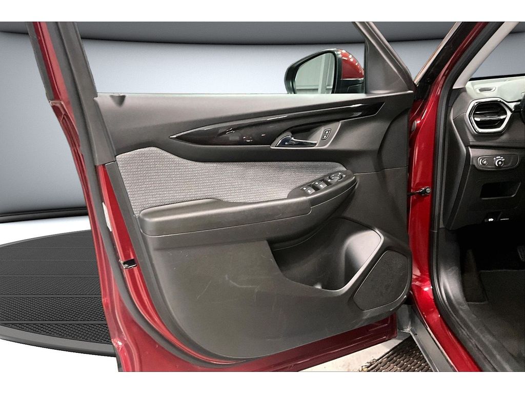 2025 Chevrolet Trailblazer LT - Photo 30