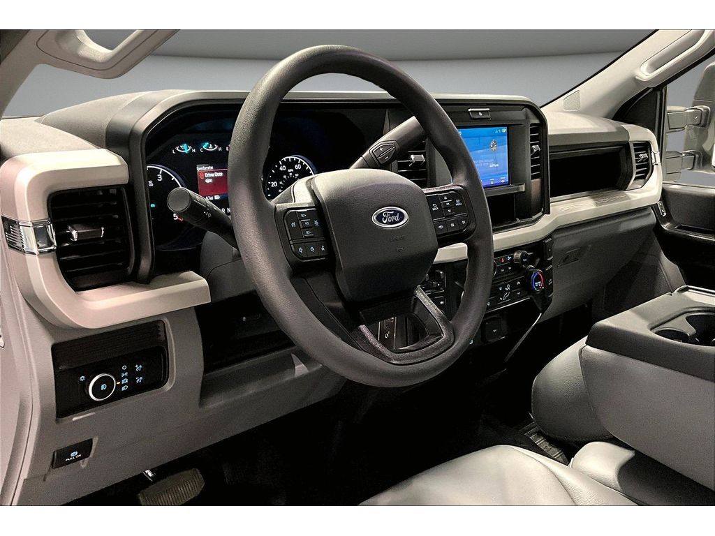 2025 Ford F-550 Super Duty Chassis Cab XL - Photo 9