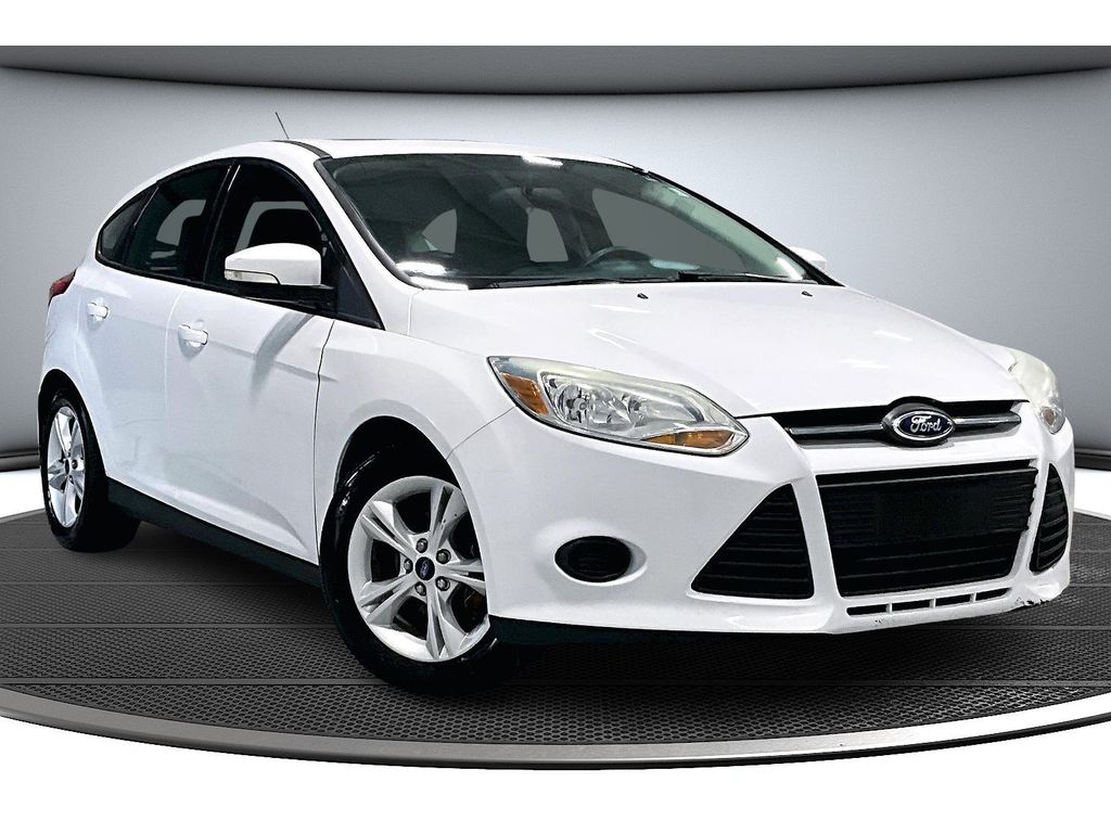 Used 2014 Ford Focus SE with VIN 1FADP3K23EL422191 for sale in Columbia City, IN