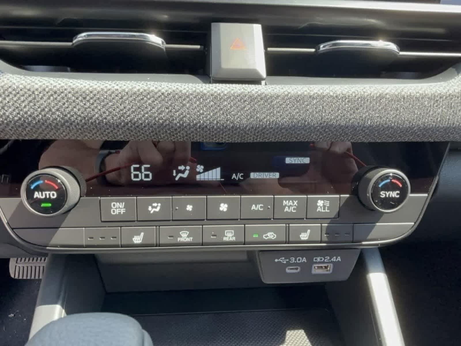 2026 Subaru Outback Premium - Photo 16