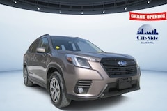 2023 Subaru Forester Premium CVT