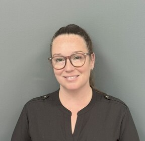 Staff member Karen Vieira from ID_10a926