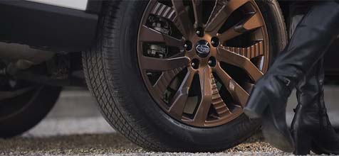 19-inch alloy wheels