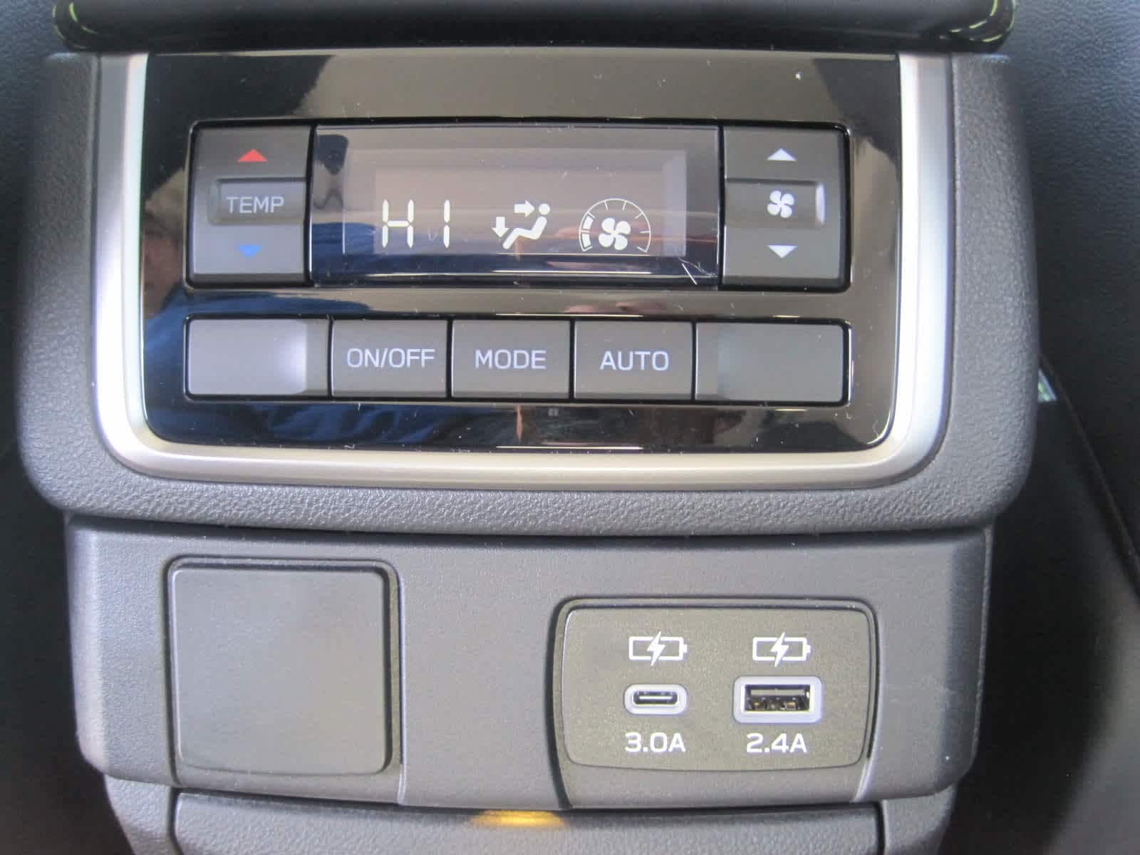 2025 Subaru Ascent Onyx Edition-Premium - Photo 12