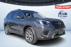 2023 Subaru Forester Premium CVT