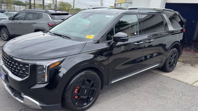 2026 Kia Sedona SX's photo
