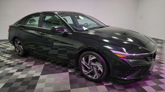 2025 Hyundai Elantra 2.0 SEL Convenience IVT's photo