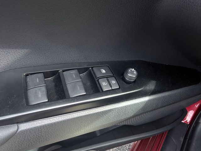 2025 Toyota Camry SE - Photo 10