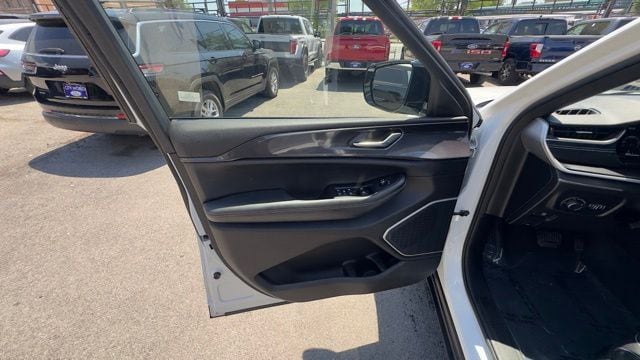 2021 Jeep Grand Cherokee L Altitude's photo