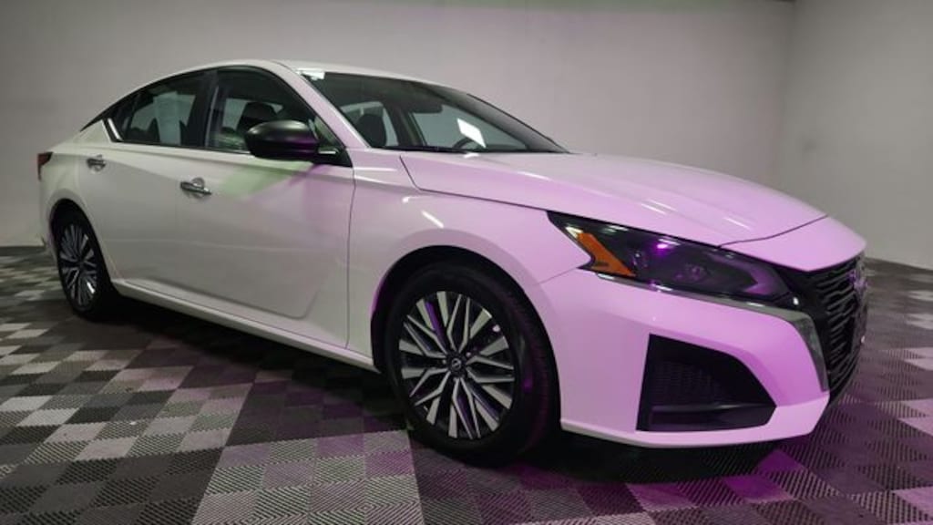 Used 2025 Nissan Altima 2.5 SV Sedan