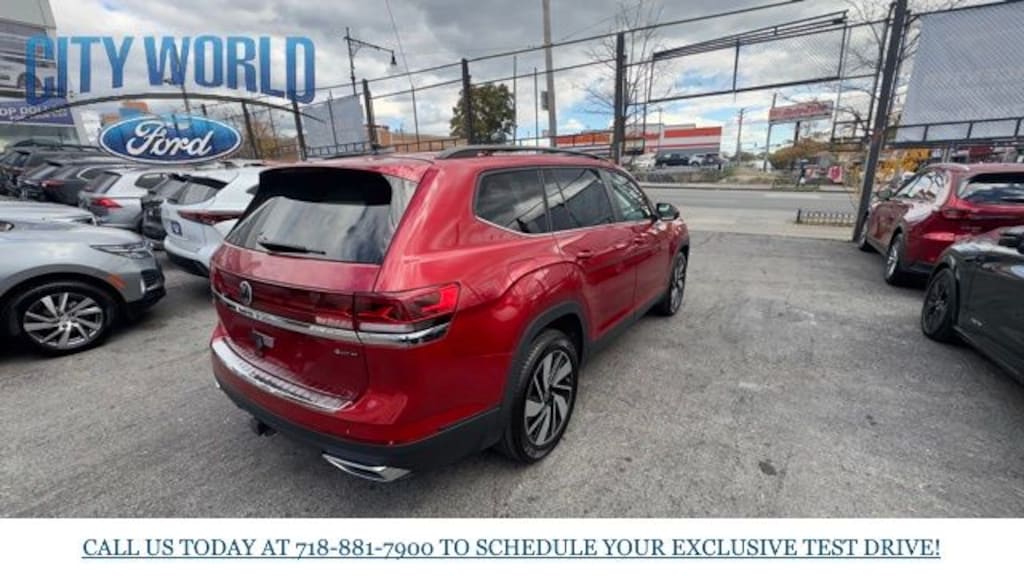 Used 2024 Volkswagen Atlas 2.0T SE w/Technology SUV