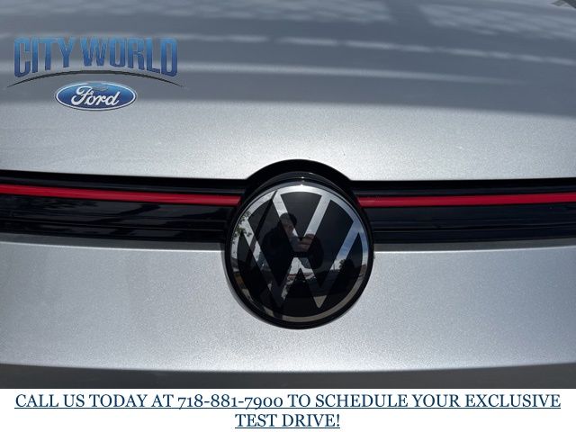 2024 Volkswagen Golf GTI S photo 3