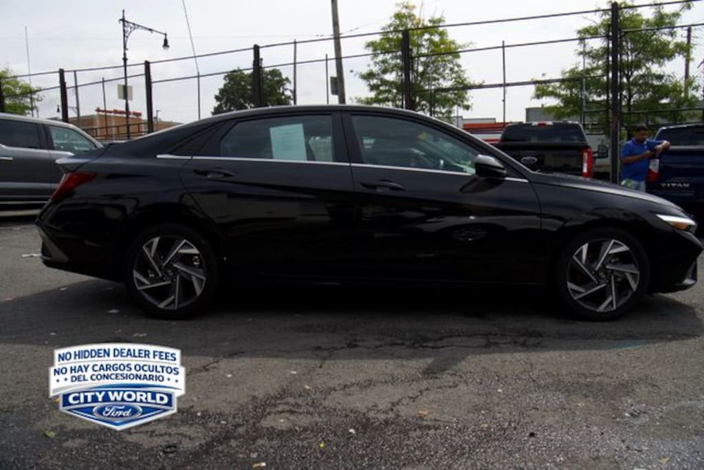 Certified 2025 Hyundai Elantra SEL Convenience Sedan