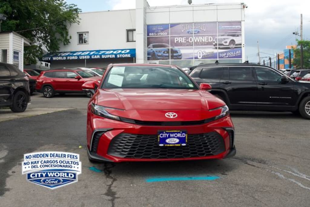 Used 2025 Toyota Camry SE Sedan