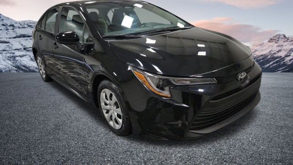 Used 2025 Toyota Corolla LE Sedan