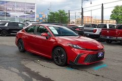 2025 Toyota Camry SE Sedan