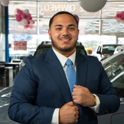 Staff member Sebastian Castillo  from ID_2c4c5b