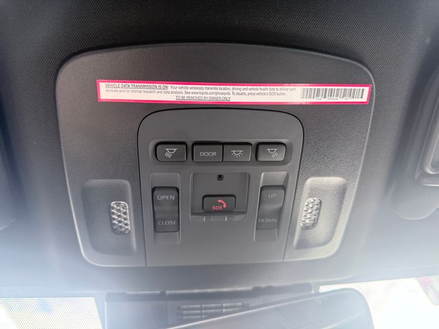 2025 Toyota Camry SE - Photo 12