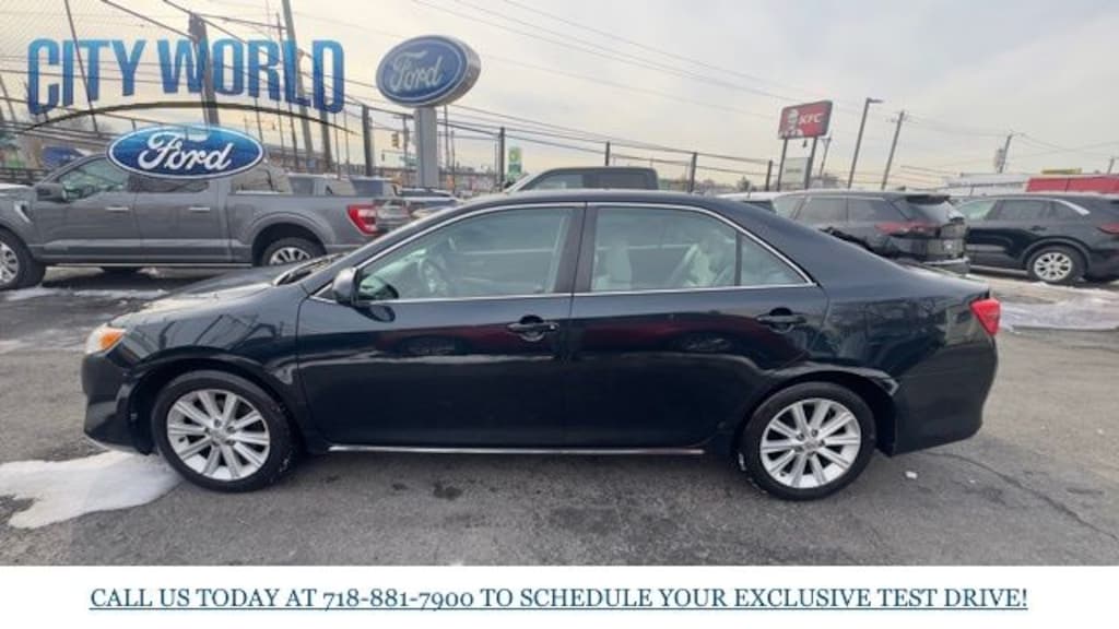 Used 2013 Toyota Camry SE Sedan