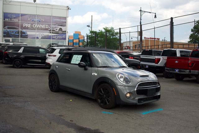2019 MINI Hardtop Cooper S Signature's photo