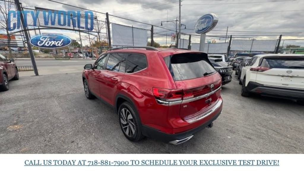 Used 2024 Volkswagen Atlas 2.0T SE w/Technology SUV