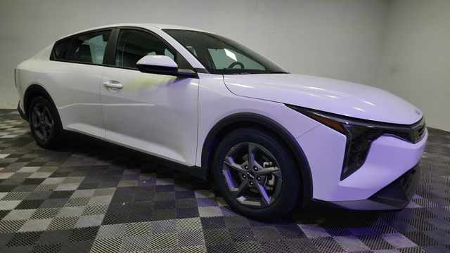 2025 Kia K4 LXS AT's photo
