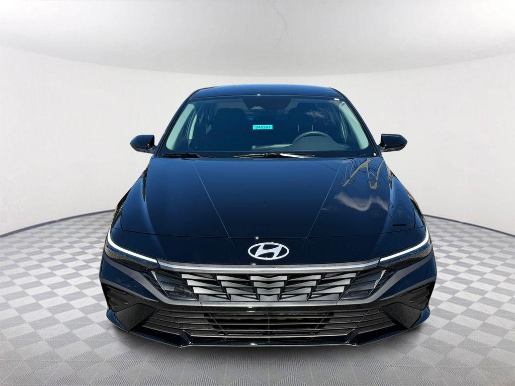 New 2026 Hyundai Elantra SE Sedan