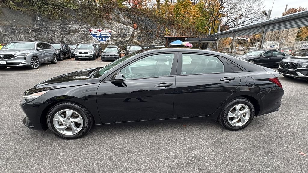 Used 2023 Hyundai Elantra SE Sedan