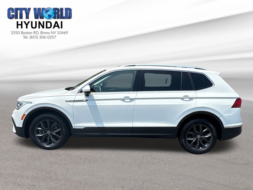 2022 Volkswagen Tiguan SE photo 2