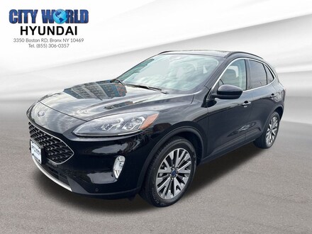 2022 Ford Escape Titanium SUV