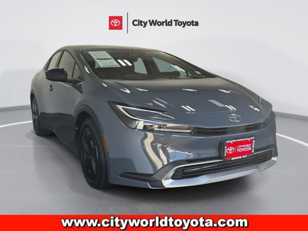Used 2024 Toyota Prius Prime SE Hatchback