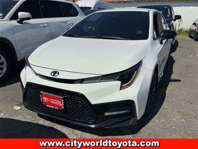 2022 Toyota Corolla SE photo 2