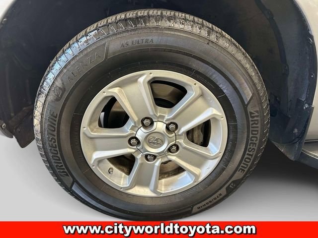 2018 Toyota Sequoia SR5 - Photo 9