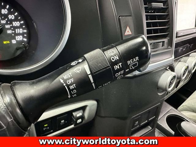2018 Toyota Sequoia SR5 - Photo 31