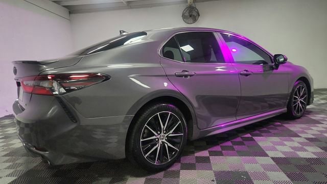 2024 Toyota Camry SE - Photo 7