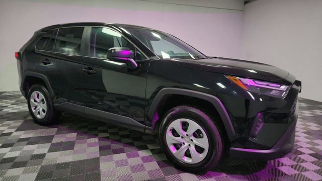 2025 Toyota RAV4 LE - Photo 8