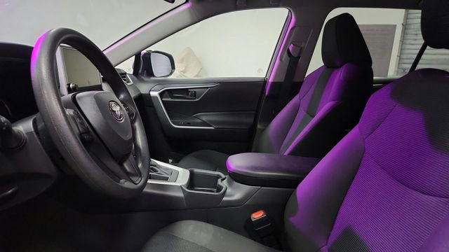 2025 Toyota RAV4 LE - Photo 9