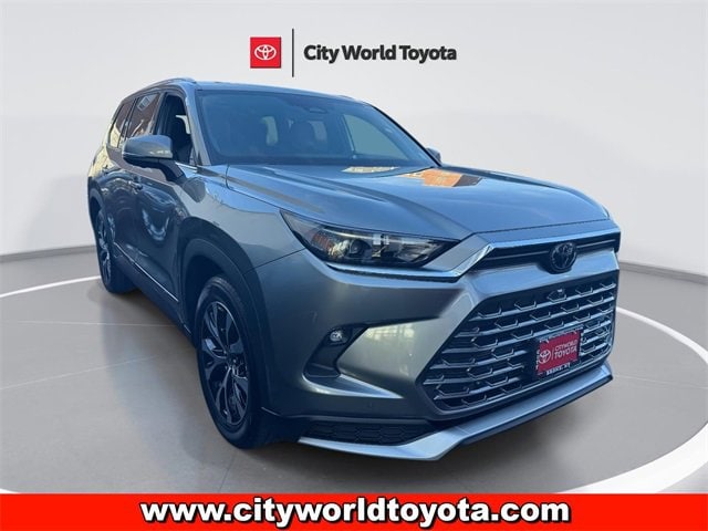 2026 Toyota Grand Highlander Limited's photo