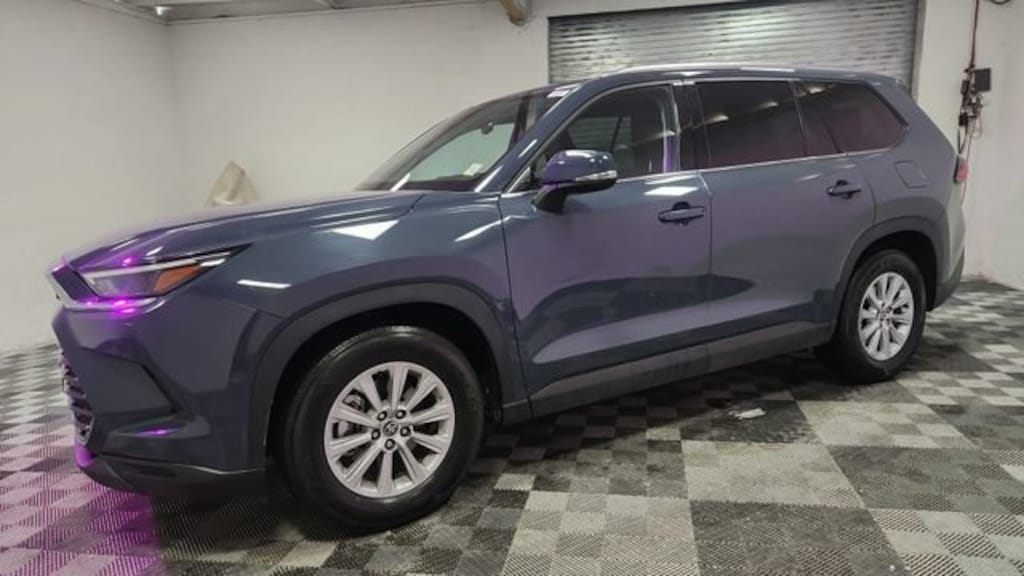 Used 2025 Toyota Grand Highlander XLE Sport Utility