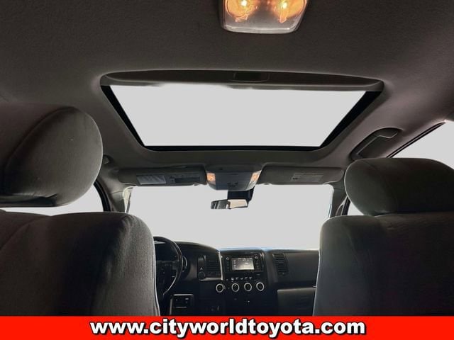 2018 Toyota Sequoia SR5 - Photo 18