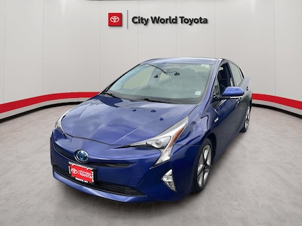 2016 Toyota Prius Three Touring Hatchback